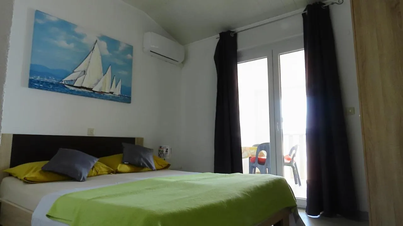 Villa Ana Slatine Aparthotel