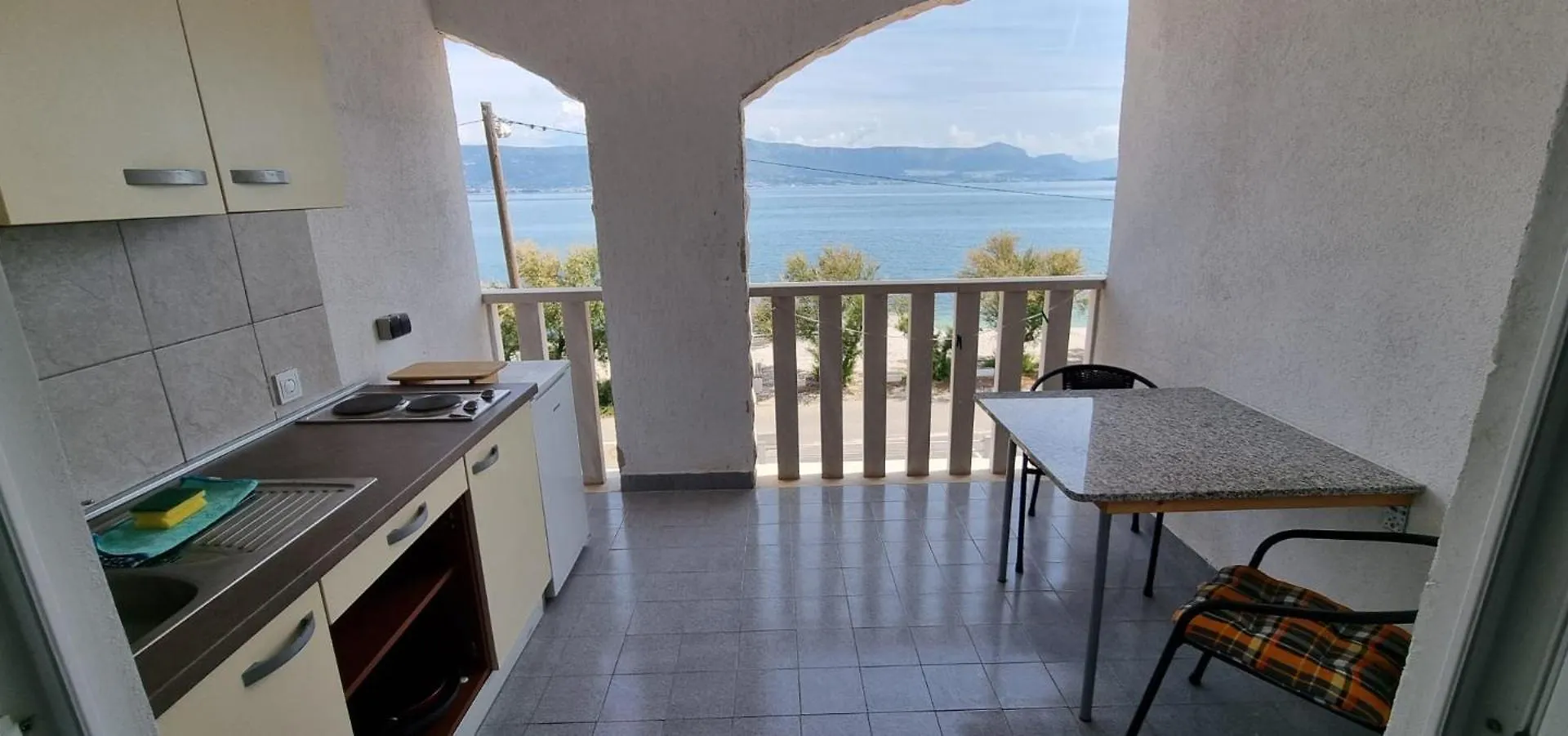 Villa Ana Slatine 3*,