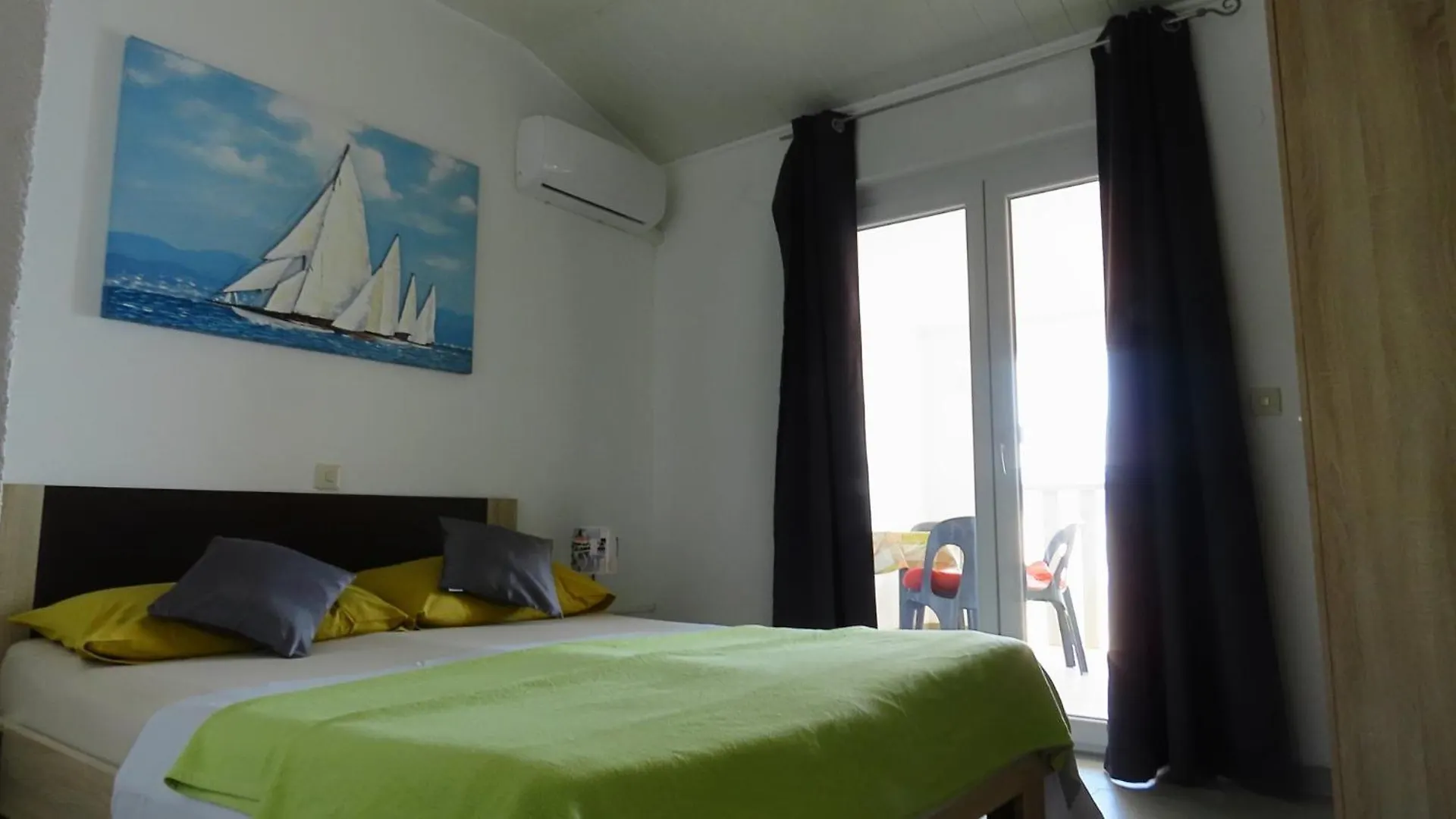 Villa Ana Slatine Aparthotel
