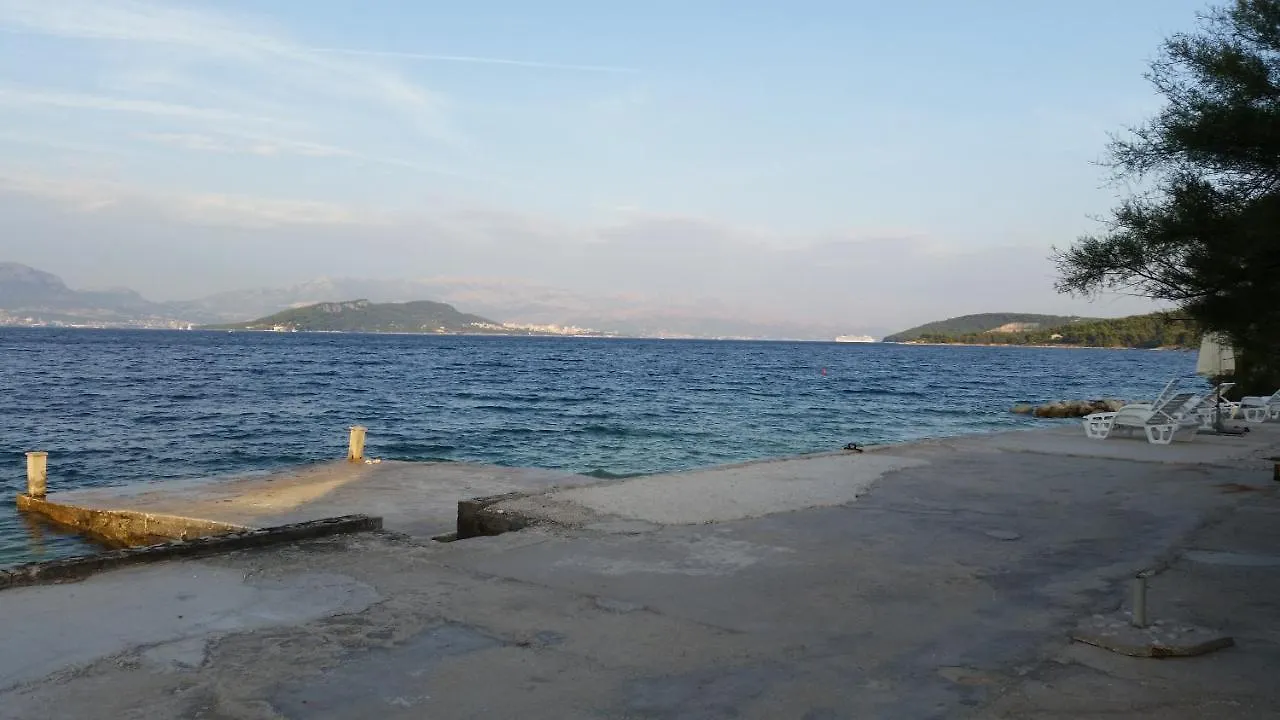Villa Ana Slatine 3*,