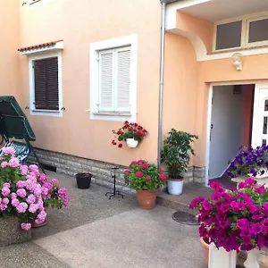 apartments-dilja.primorje-gorskikotar.com/