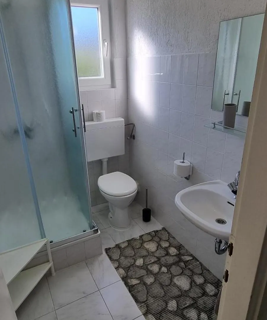 Villa Ana Slatine Aparthotel