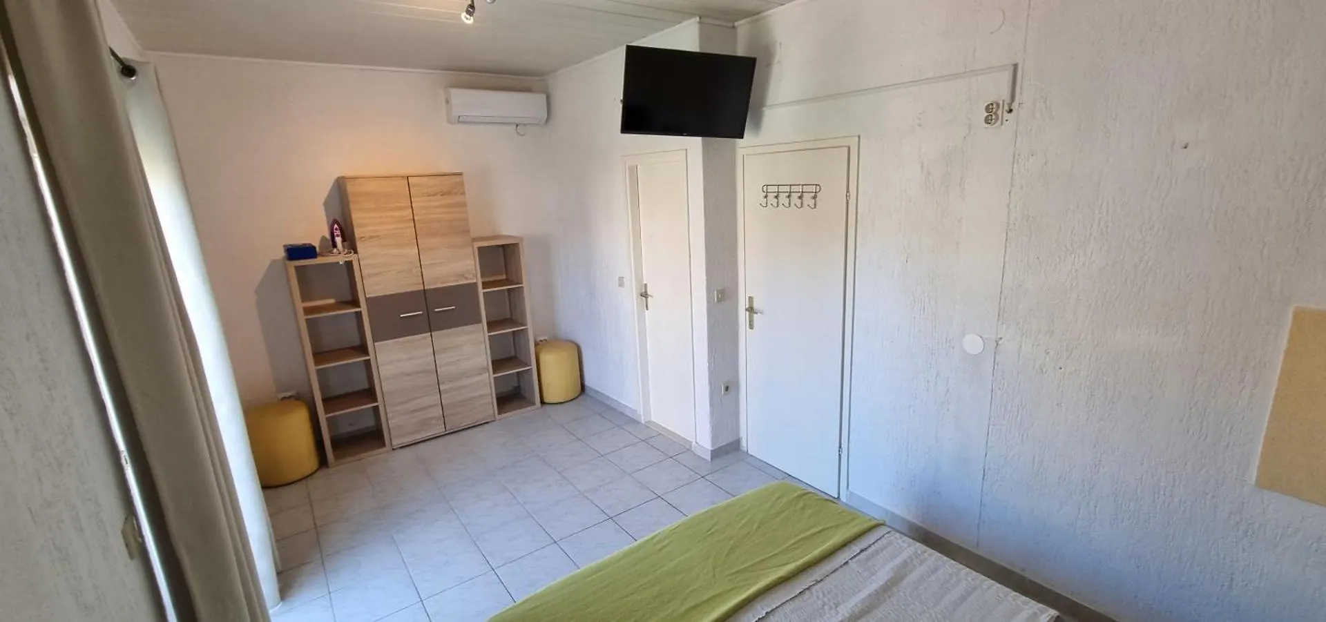 Villa Ana Slatine 3*,  Croatia