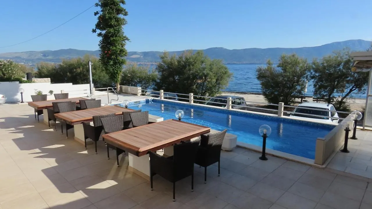 Aparthotel Villa Ana Slatine