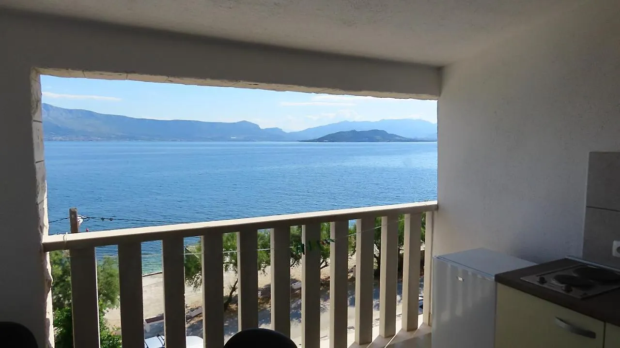 Villa Ana Slatine 3*,