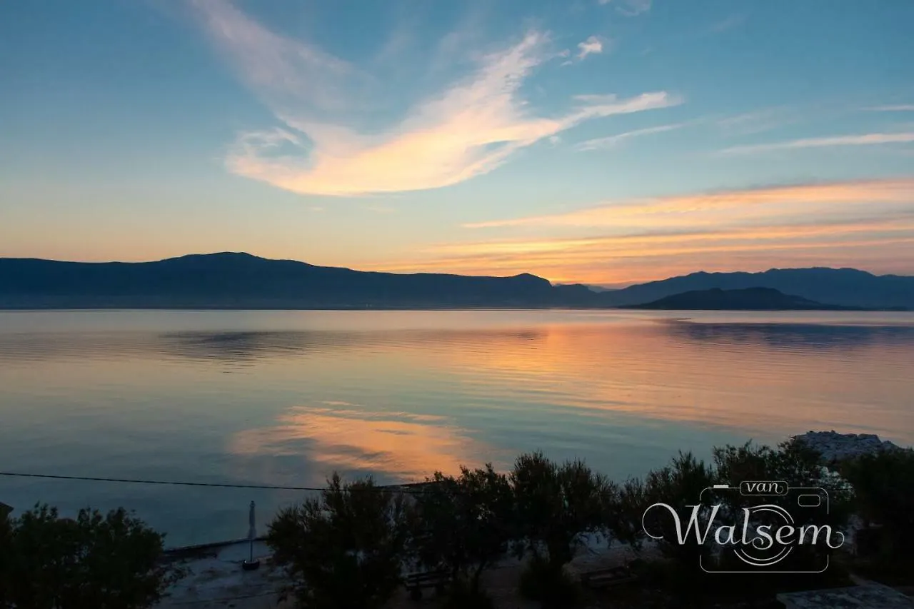 Villa Ana Slatine 3*,  Croatia